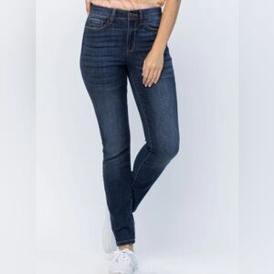 Judy Blue | Relaxed Fit Mid Rise Stretch Dark Blue Jeans size 13 /31